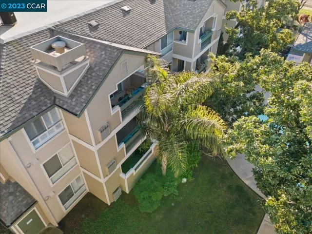 MLS: 41020686 Condo For Sale