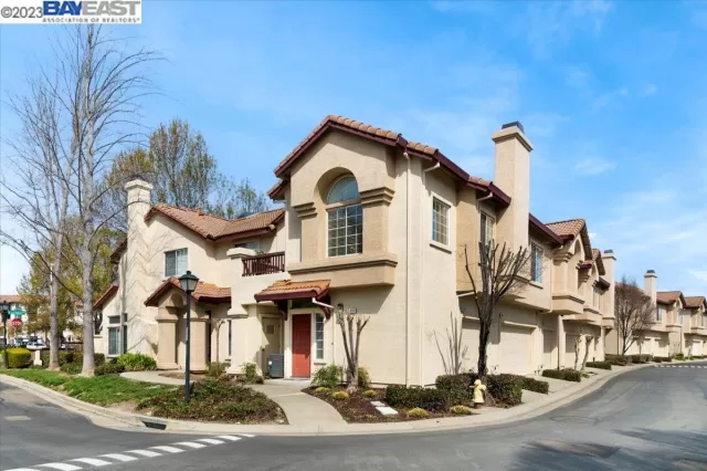 MLS: 41020817 Condo For Sale