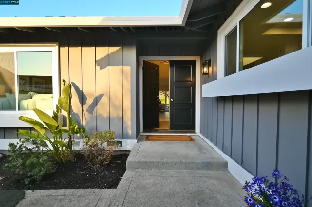 MLS: 41021056 Condo For Sale