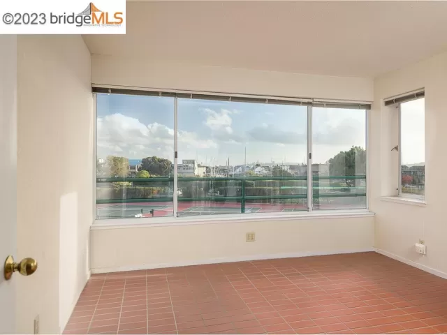 MLS: 41021084 Condo For Sale