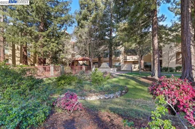 MLS: 41021102 Condo For Sale