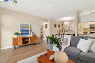 Photo #5: 41021102 Listing 