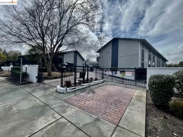 MLS: 41021155 Condo For Sale