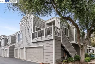 More Details about MLS # 41021198 : 25555 COMPTON CT # 102