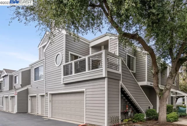 MLS: 41021198 Condo For Sale