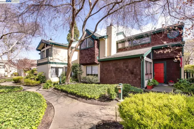 MLS: 41021240 Condo For Sale