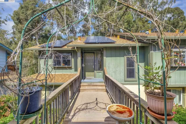 MLS: 41021384 Condo For Sale