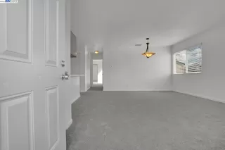 Photo #2: 41021459 Listing