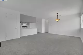 Photo #4: 41021459 Listing