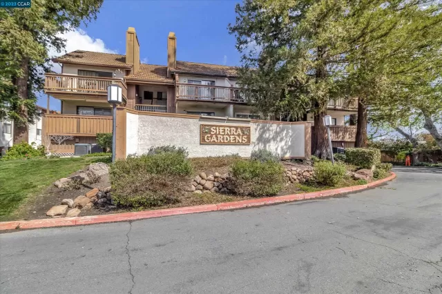 MLS: 41021501 Condo For Sale