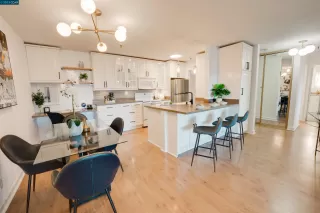 Photo #5: 41021647 Listing 