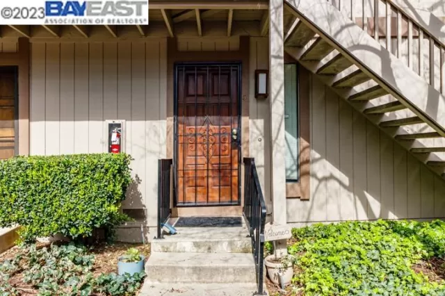 MLS: 41021713 Condo For Sale