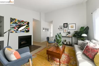 More Details about MLS # 41021783 : 819 E 28TH STREET