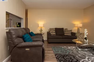 Photo #1: 41021892 Listing 