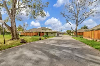 Photo #1: 41022008 Listing