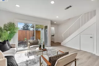 Photo #6: 41022008 Listing