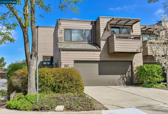 MLS: 41022042 Condo For Sale