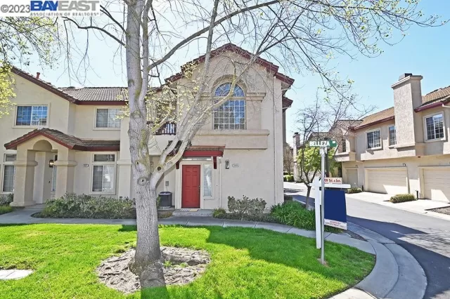 MLS: 41022051 Condo For Sale