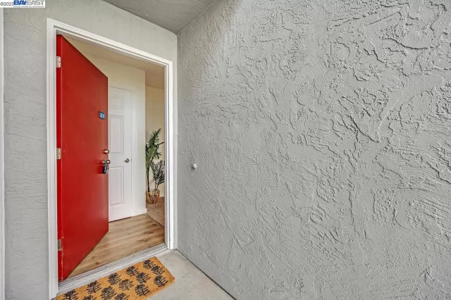 MLS: 41022141 Condo For Sale