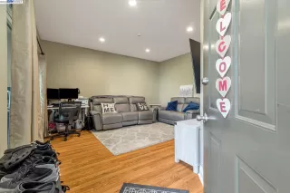 Photo #6: 41022151 Listing