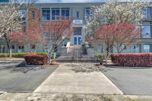 MLS: 41022155 Condo For Sale