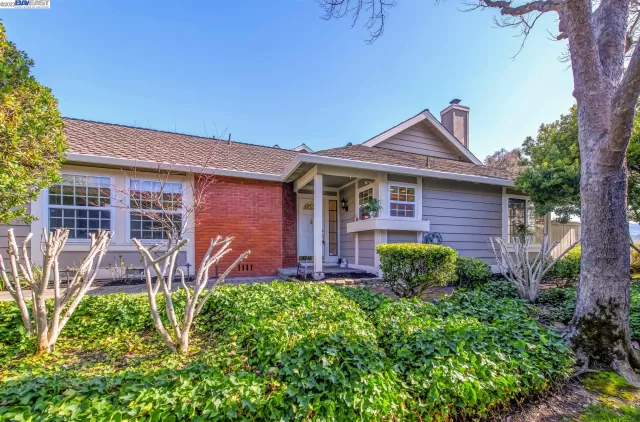 MLS: 41022156 Condo For Sale