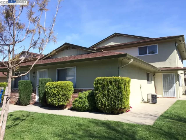 MLS: 41022206 Condo For Sale