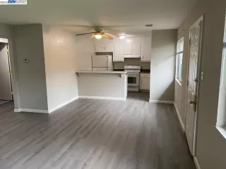 Photo #1: 41022206 Listing