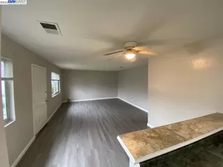 Photo #2: 41022206 Listing