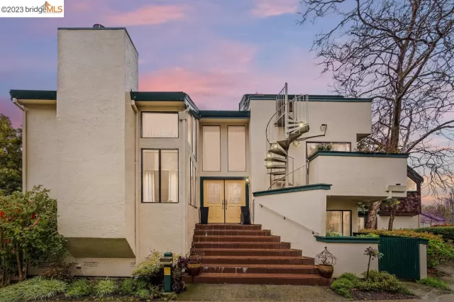 MLS: 41022218 Condo For Sale