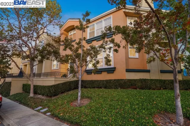 MLS: 41022223 Condo For Sale