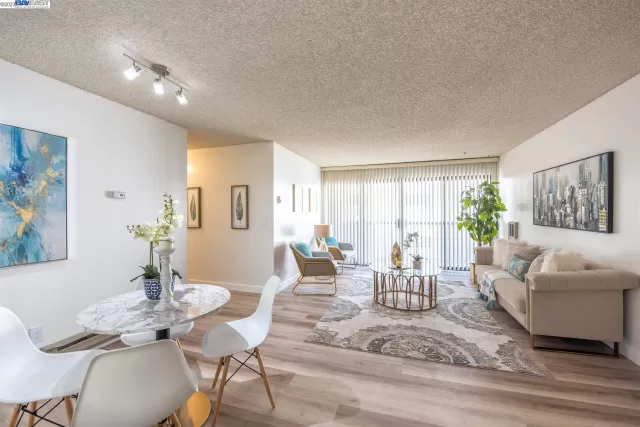 MLS: 41022262 Condo For Sale