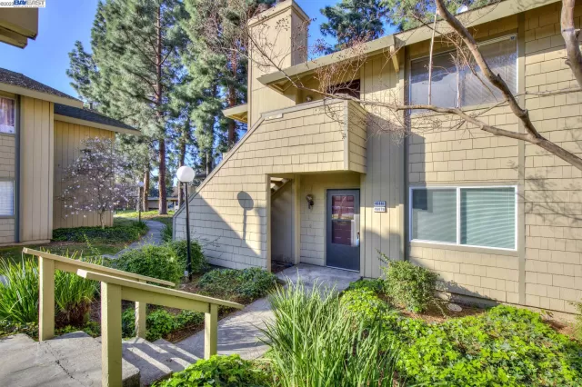 MLS: 41022290 Condo For Sale