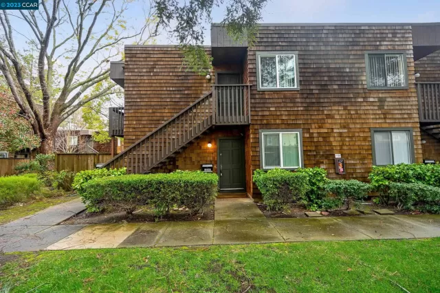 MLS: 41022327 Condo For Sale