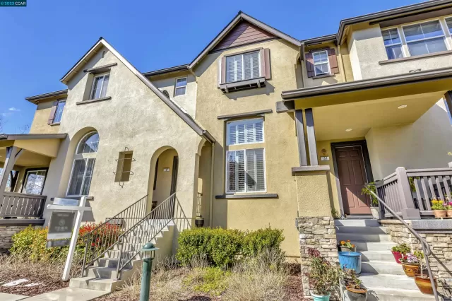 MLS: 41022329 Condo For Sale