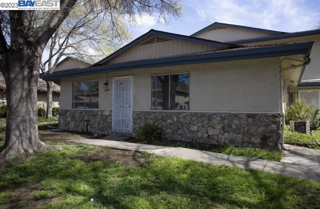 MLS: 41022397 Condo For Sale