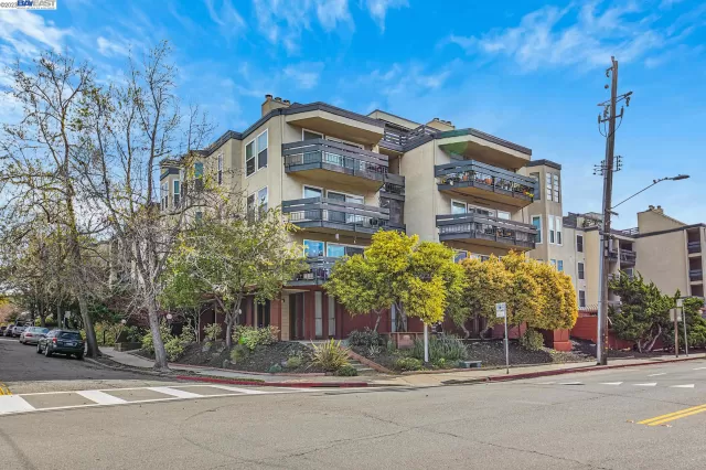 MLS: 41022399 Condo For Sale