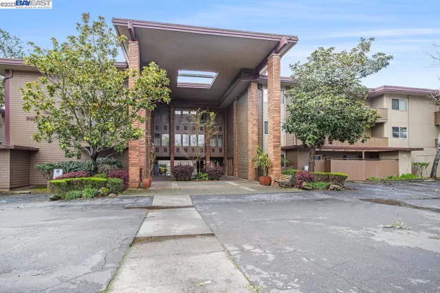 MLS: 41022445 Condo For Sale