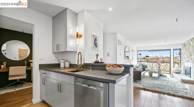 MLS: 41022468 Condo For Sale