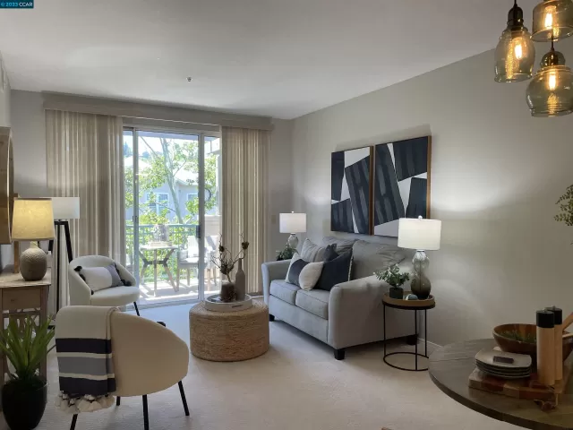 MLS: 41022578 Condo For Sale