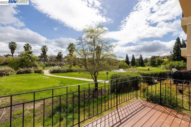 MLS: 41022639 Condo For Sale