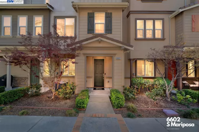 MLS: 41022658 Condo For Sale