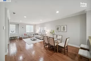 Photo #1: 41022658 Listing 