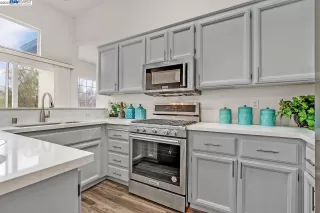 Photo #6: 41022709 Listing