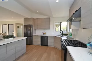 Photo #4: 41022728 Listing