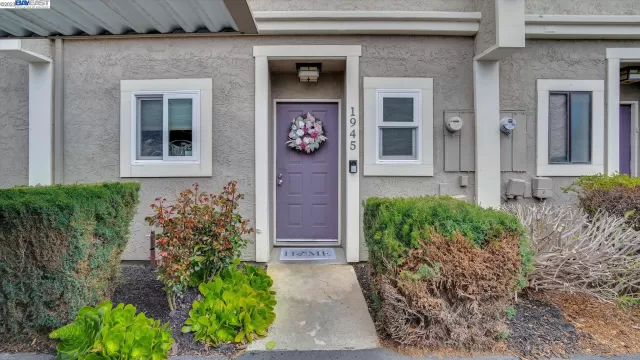 MLS: 41022732 Condo For Sale