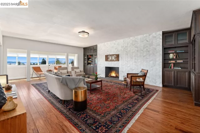 MLS: 41022734 Condo For Sale