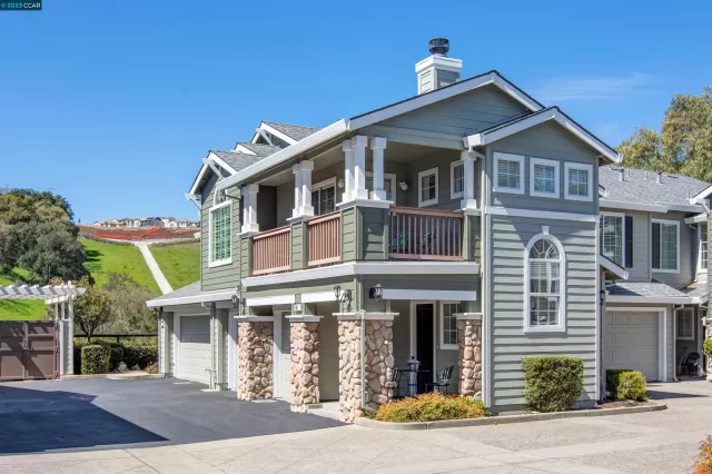 MLS: 41022754 Condo For Sale