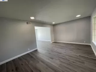 Photo #1: 41022909 Listing