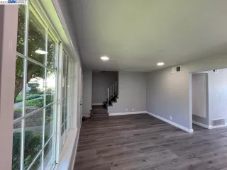 Photo #2: 41022909 Listing